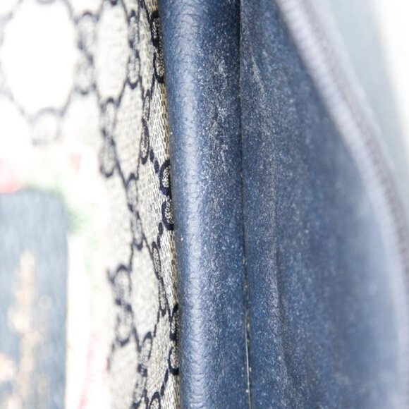 100% Authentic Gucci GG Supreme Crossbody Bag - - Picture 6 of 6